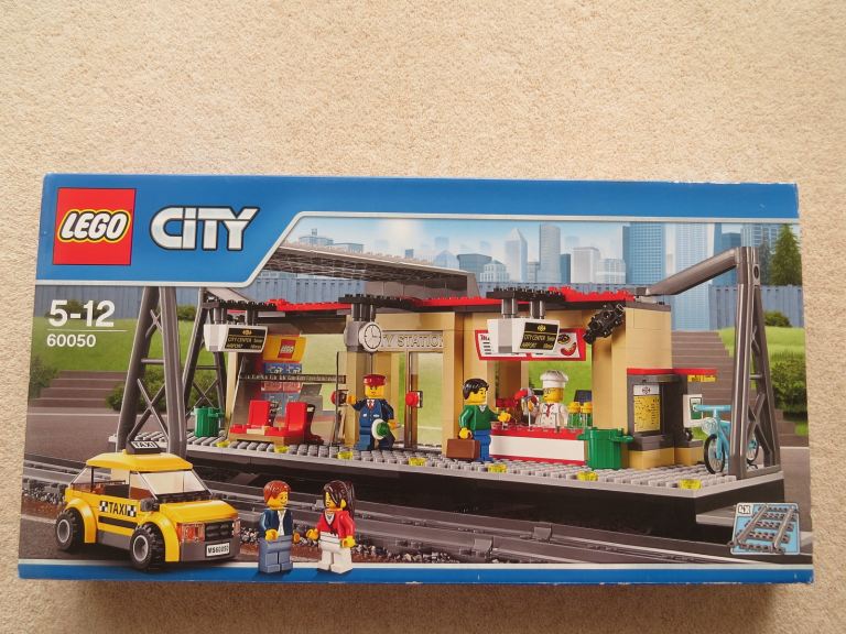 LEGO CITY 60050 TRAIN STATION SET + Manuals + Box - Very Good Condition