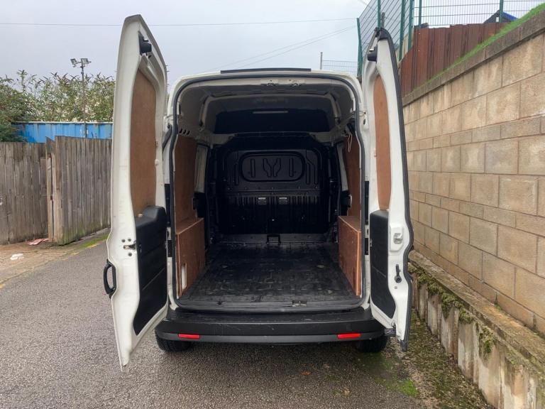 VAUXHALL COMBO 1.6 XL LWB L2H2 2300 HIGH ROOF VAT INCLUDED 2014
