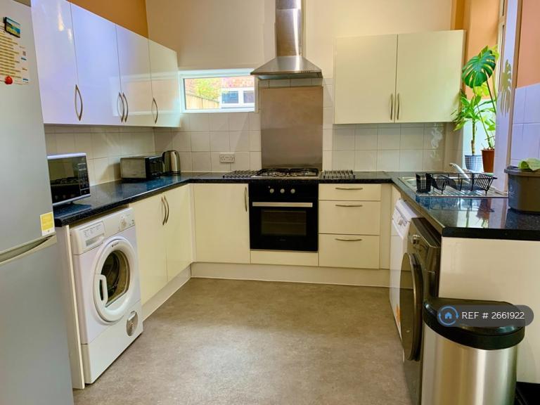4 bedroom house in Richmond Road, Manchester, M14 (4 bed) (#2661922)
