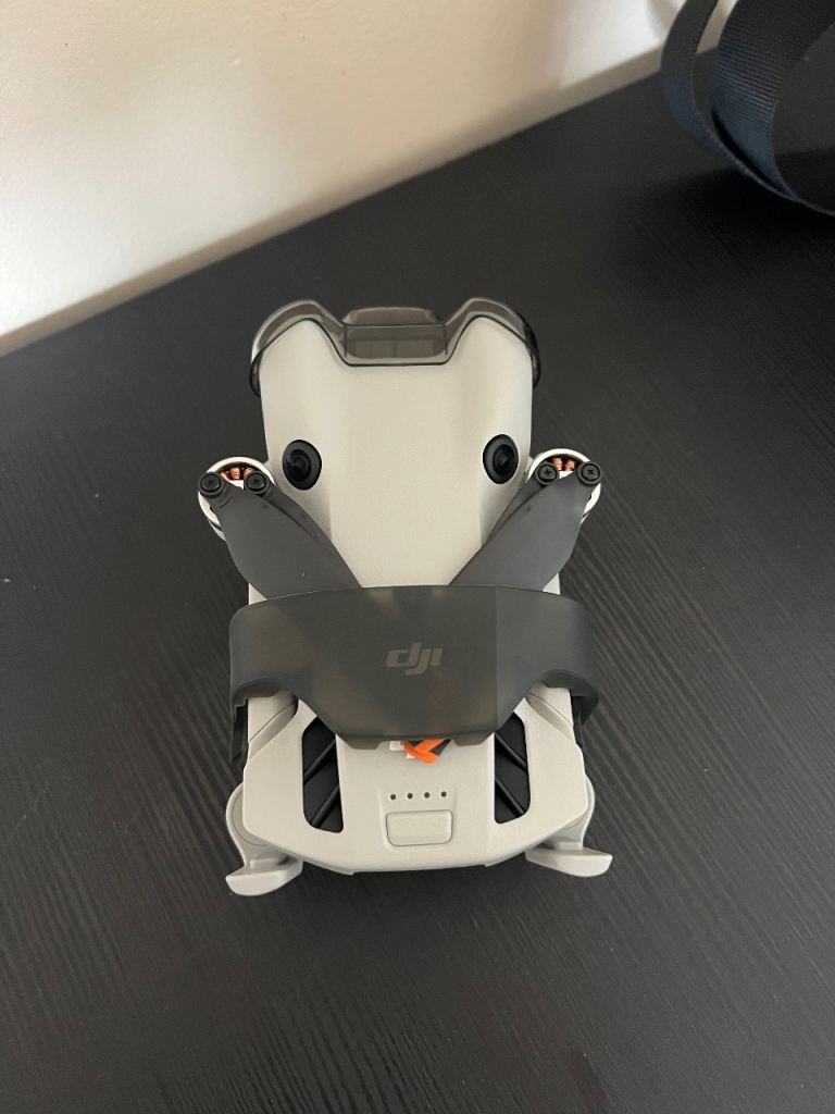 DJI Mini 4 Pro Fly More Combo RC 2 – 3 Batteries