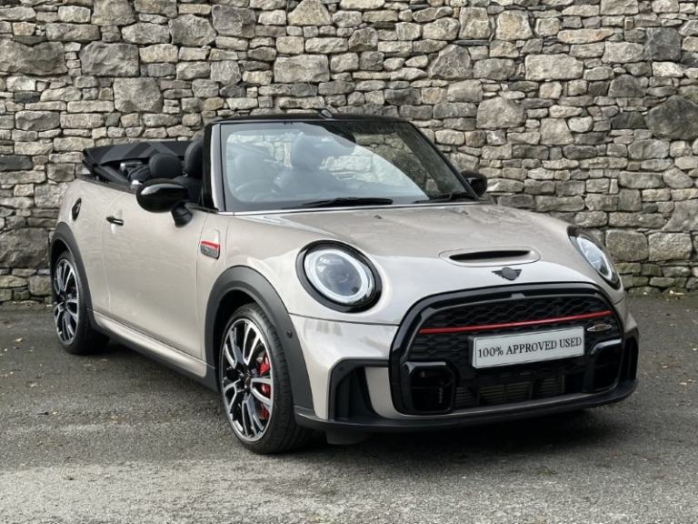MINI CONVERTIBLE 2.0 John Cooper Works 2dr Auto