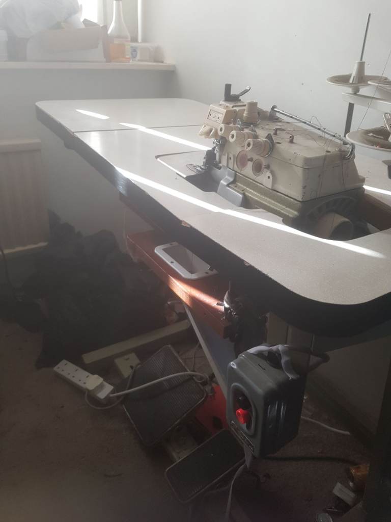 Siruba 757 overlocker sewing machine 