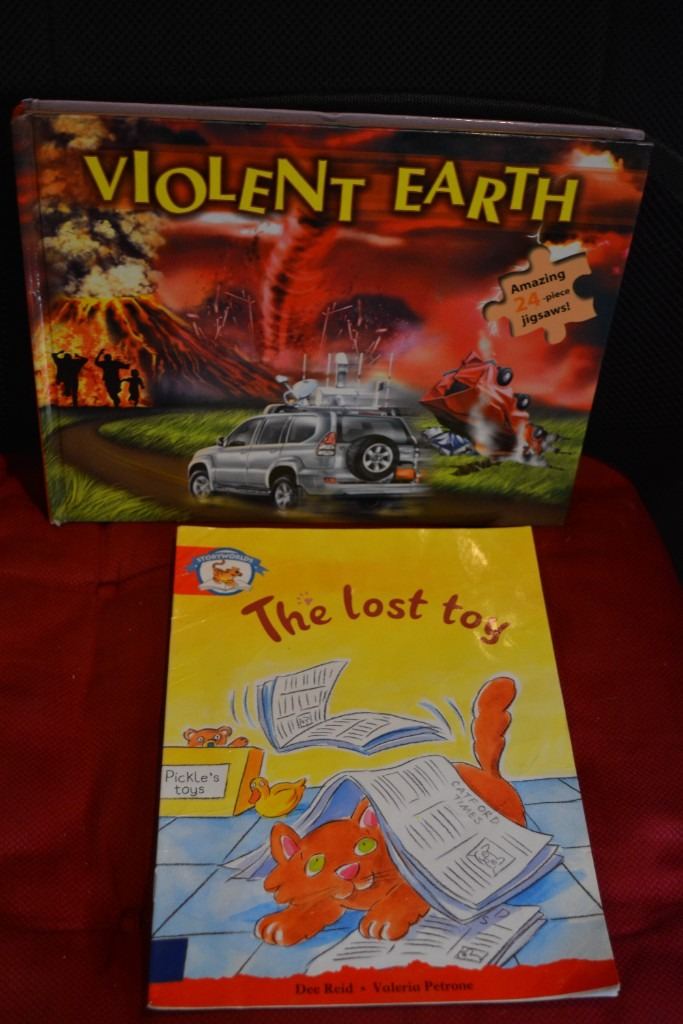 VIOLENT EARTH BOOK WITH JIGSAWS AND LOST TOY BOOK - CHILDREN BOOKS
