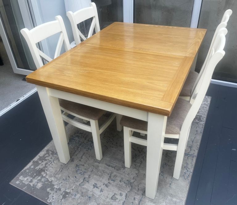  Dining Table with 4 Chairs 