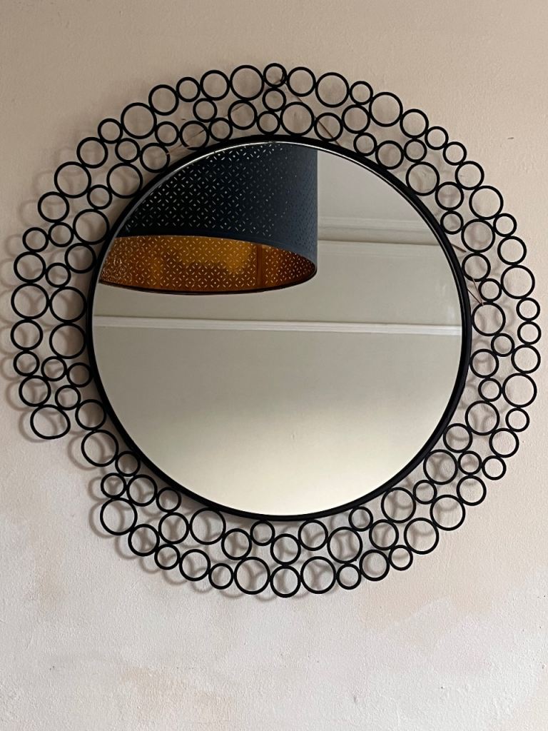 Black Metal Round Wall Mirror 