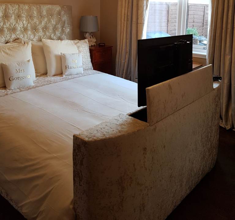 Kingsize adjustable Bed