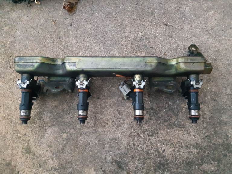 Nissan Note Fuel Injection Rail With Injector E11 1.4 Petrol 2004-2013F