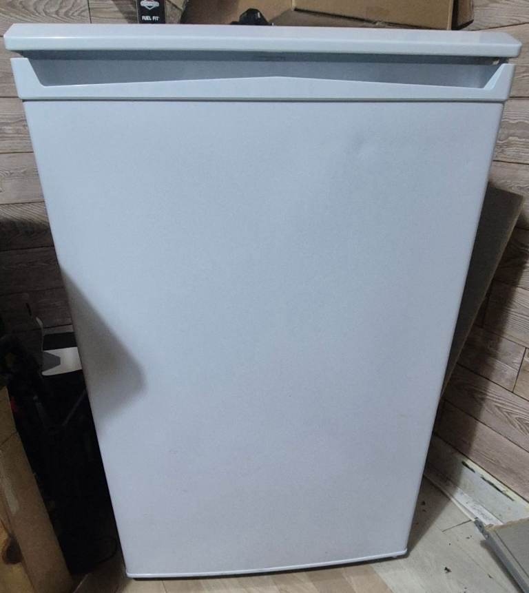 Undercounter freezer 