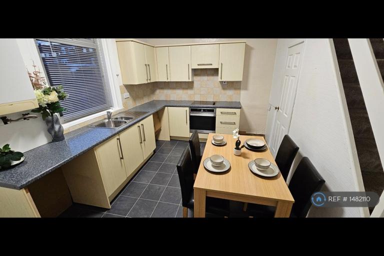 2 bedroom house in Grosvenor Street, Manchester, M26 (2 bed) (#1482110)