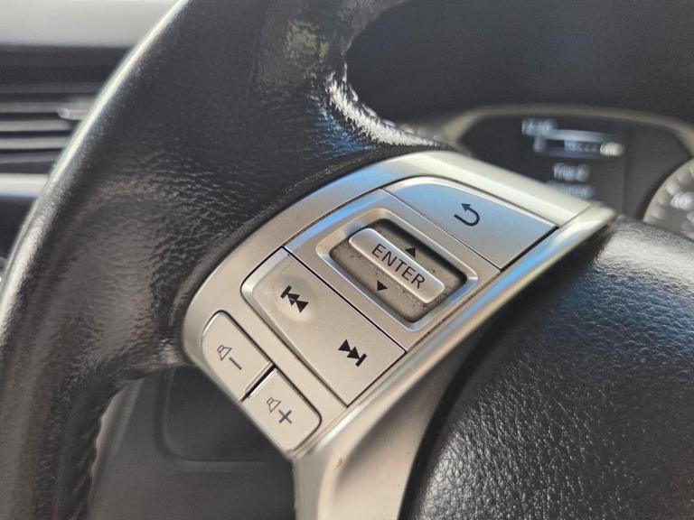 2016 Nissan Navara Double Cab Pick Up Tekna 2.3dCi 190 4WD PICK UP DIESEL Manual