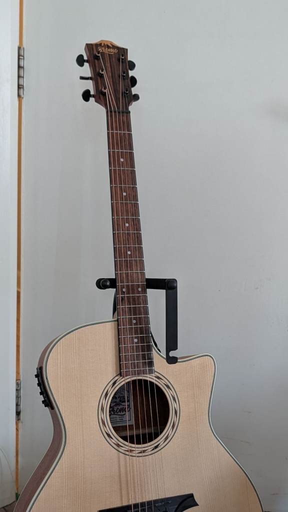 Guitar Bromo - Grand concert model