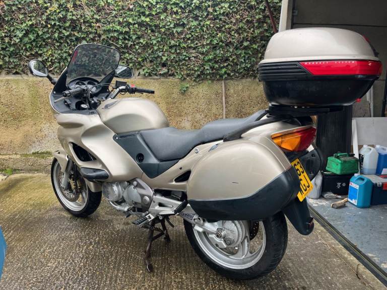 2000 Honda Deauville NT650 - 2 owners and only 10557 miles from new!