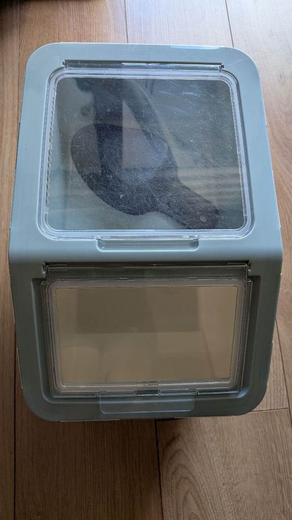 Pet Food Storage Container with Scoop – Grey, Good Condition