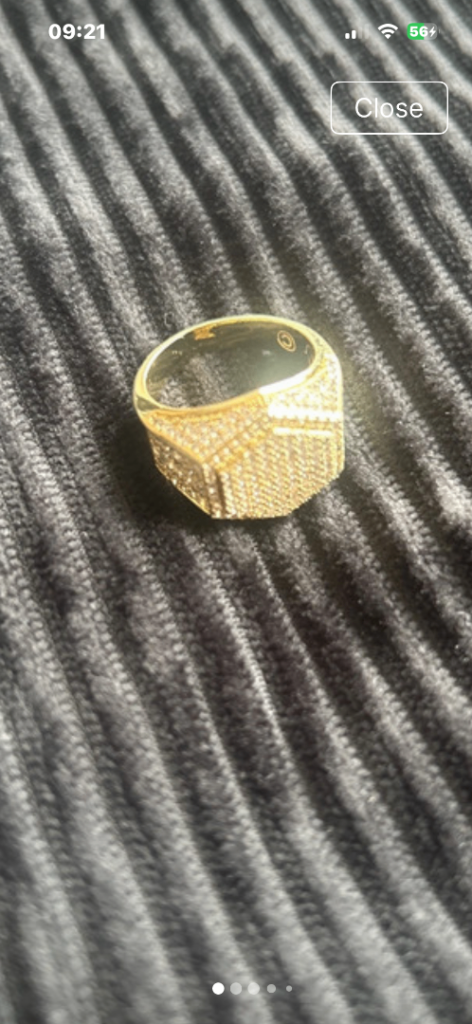 Men's Gold-Coloured Ring with Stones – Good Condition