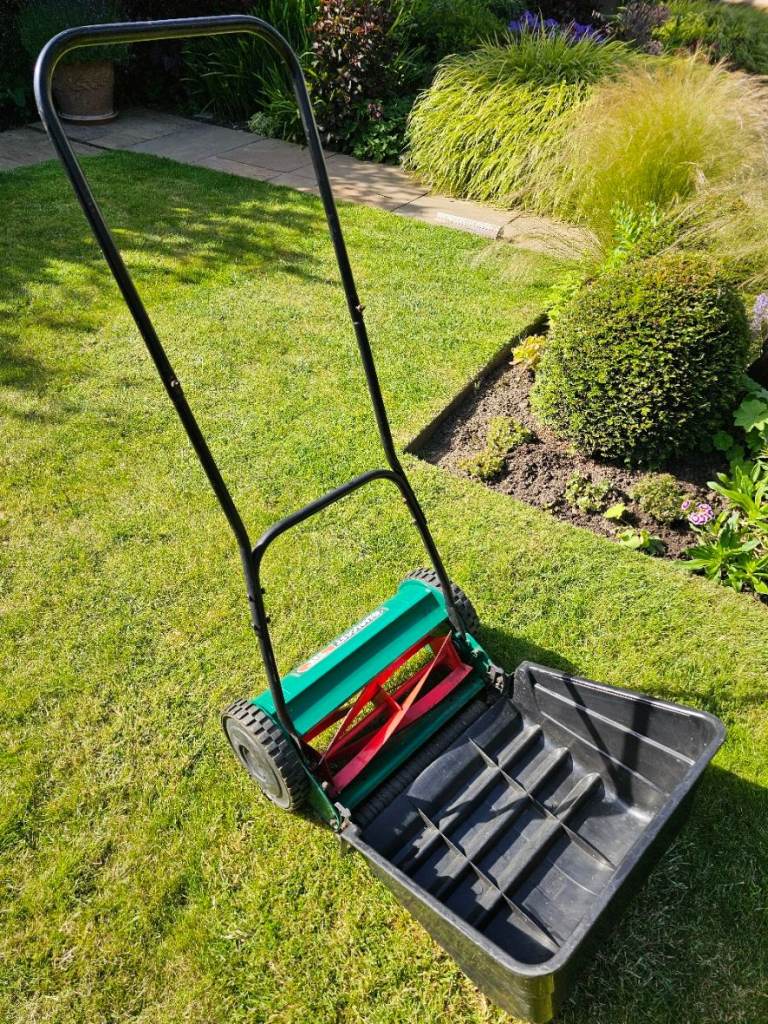 Qualcast Panther 380 Hand Push Lawnmower with Grassbox - COLLECTION ONLY