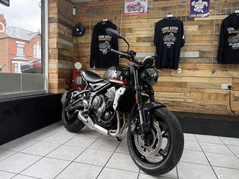 Triumph Trident 660 660  Roadster/Retro 