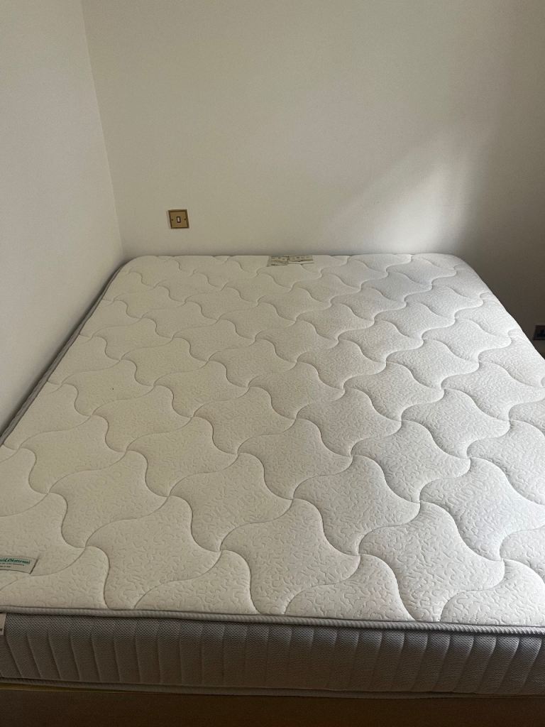 Quality mattress - barely used. Clean