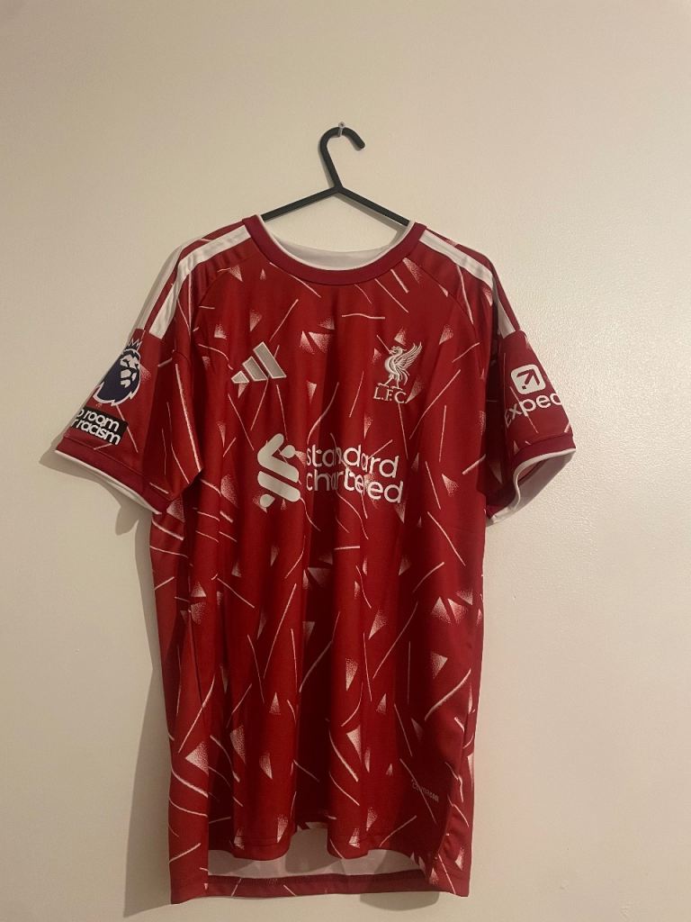 Liverpool home kit 26/27