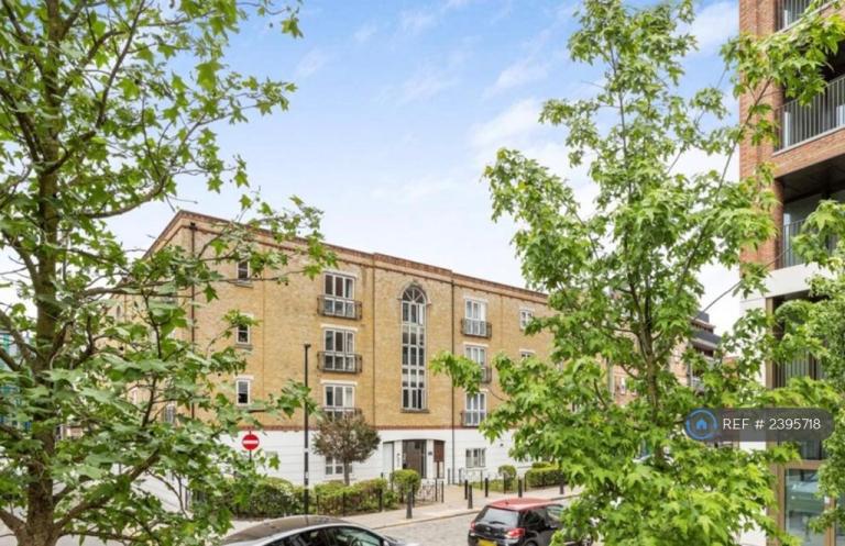 2 bedroom flat in Raven Row, London, E1 (2 bed) (#2395718)