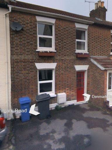 2 bed house with garden in Poole town centre 