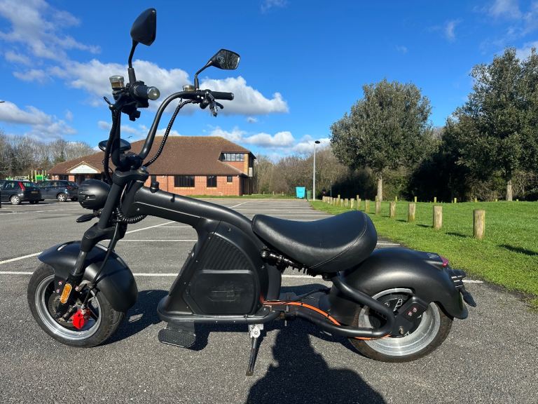 Electric bike motorbike Mangosteen M8 Road Legal 