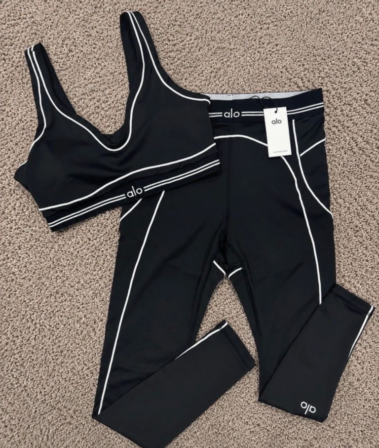Alo  woman yoga set 