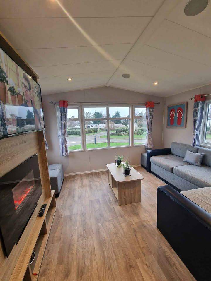 cheap used caravan at seton sands nr edinburgh w/ private drive and decking available