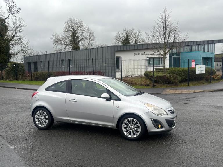 AUTOMATIC Vauxhall corsa SE 