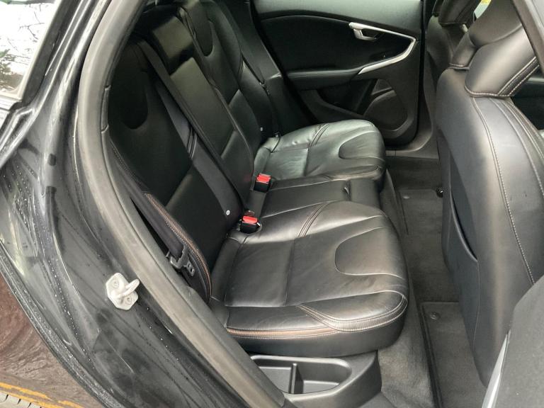 2015 Volvo V40 D2 Cross Country Lux Nav 5dr HATCHBACK DIESEL Manual