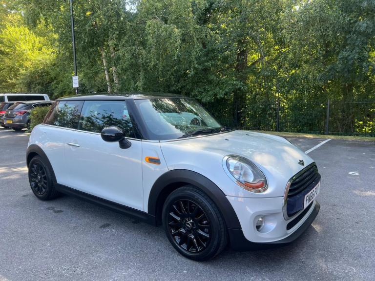 MINI Hatch 1.5 Cooper Euro 6 (s/s) 3dr Petrol Manual