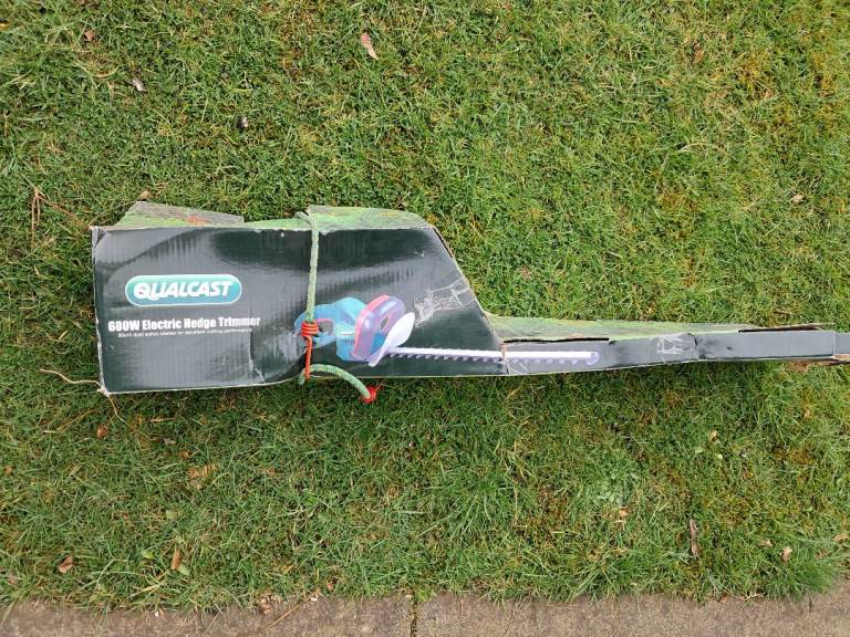 QUALCAST 600Watt Hedge Trimmer