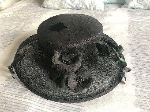 Black formal straw hat