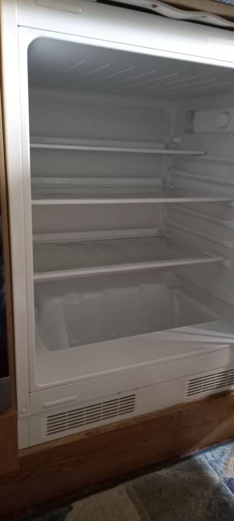 Lamona Undercounter Fridge HJA4812 – Good Condition