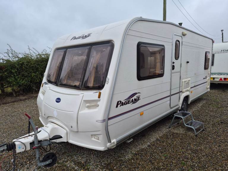 Bailey Pageant  2005 caravan 4 berth fixed bed motor mover 