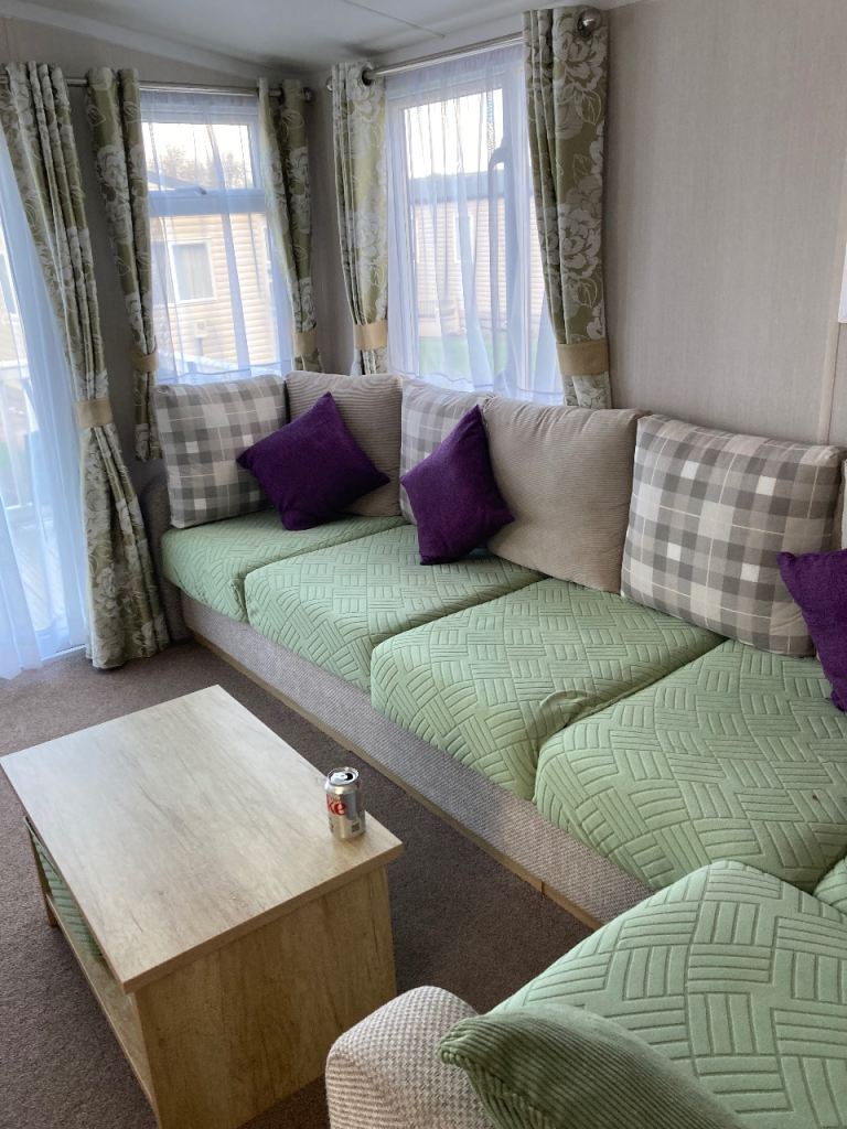 Swift Burgandy 2018 2 bedroom  6 Berth