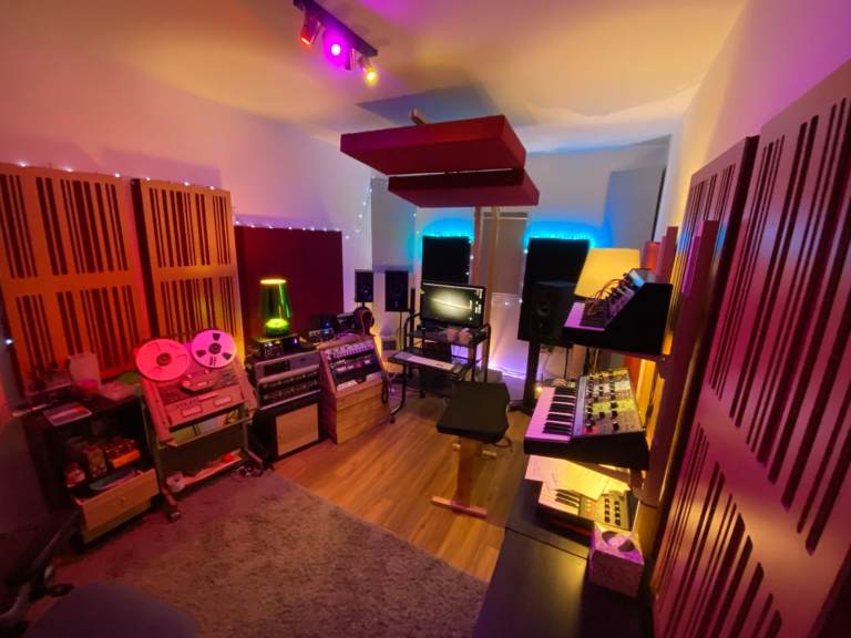 Bright and Spacious Music Recording / Production Studio Available in Hackney East London