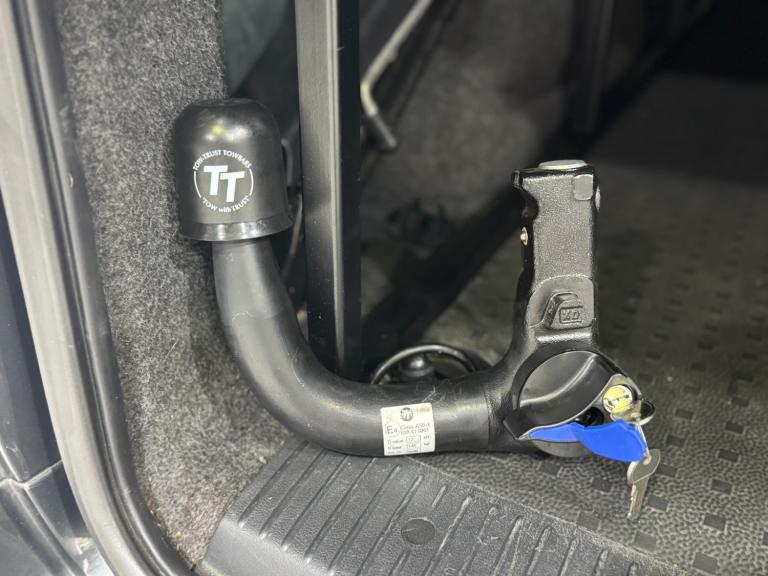 2017 Volkswagen Transporter 2.0 TDI BMT 204 Highline Kombi / Camper Van DSG Crew Van Diesel Autom...