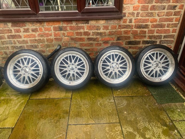 18” alloy wheels and tyres