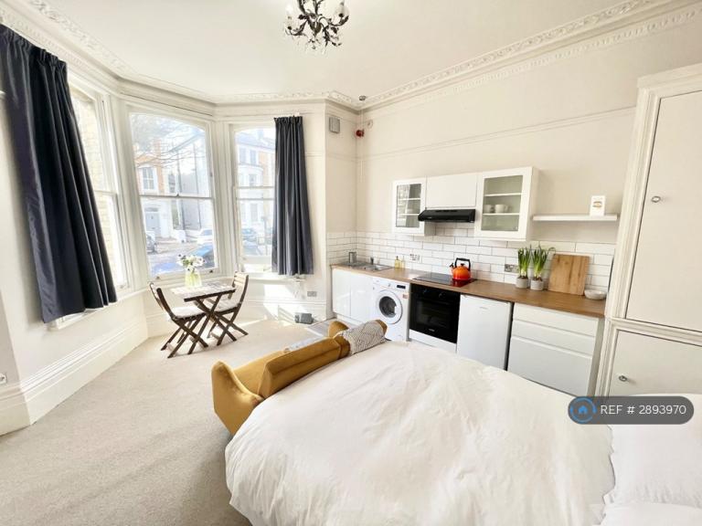 Studio flat in Selborne Road, Hove, BN3 (#2893970)