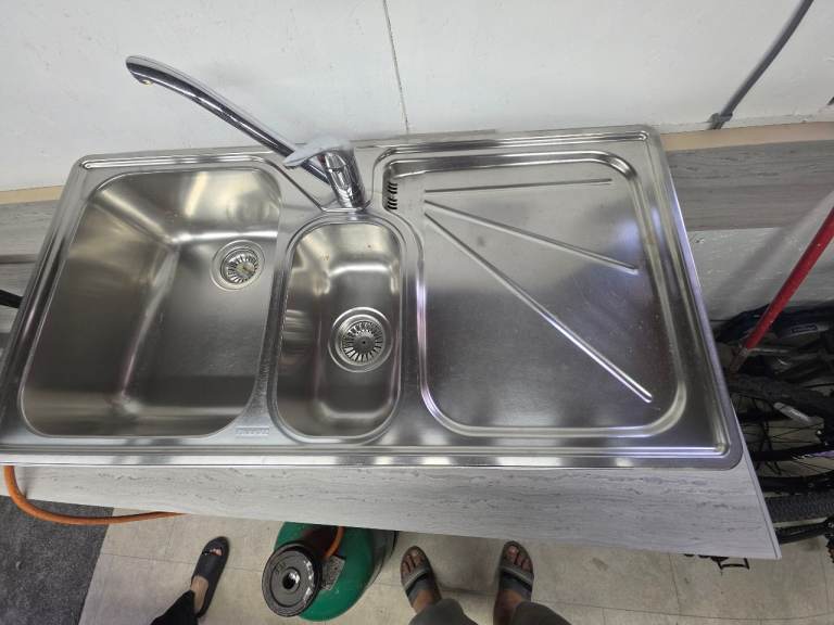 Kitchen Sink Franke 1.5 Bowl With Taps
