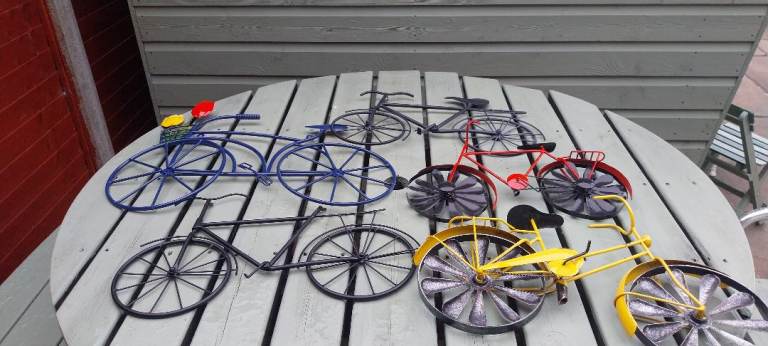 Set of 5 Metal Bicycle Wall Art Decorations - Various Colours