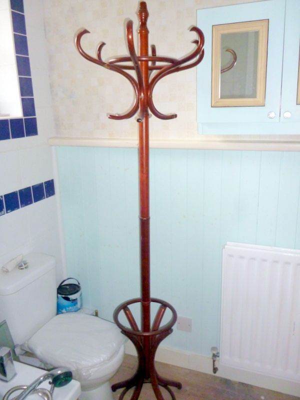 BENTWOOD HAT AND COAT STAND WITH ROTATING TOP AND UMBRELLA HOLDER. 12 HOOKS, FREESTANDING FOR HALL.