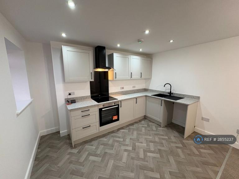 1 bedroom flat in Liscard Way, Wallasey, CH44 (1 bed) (#2855237)