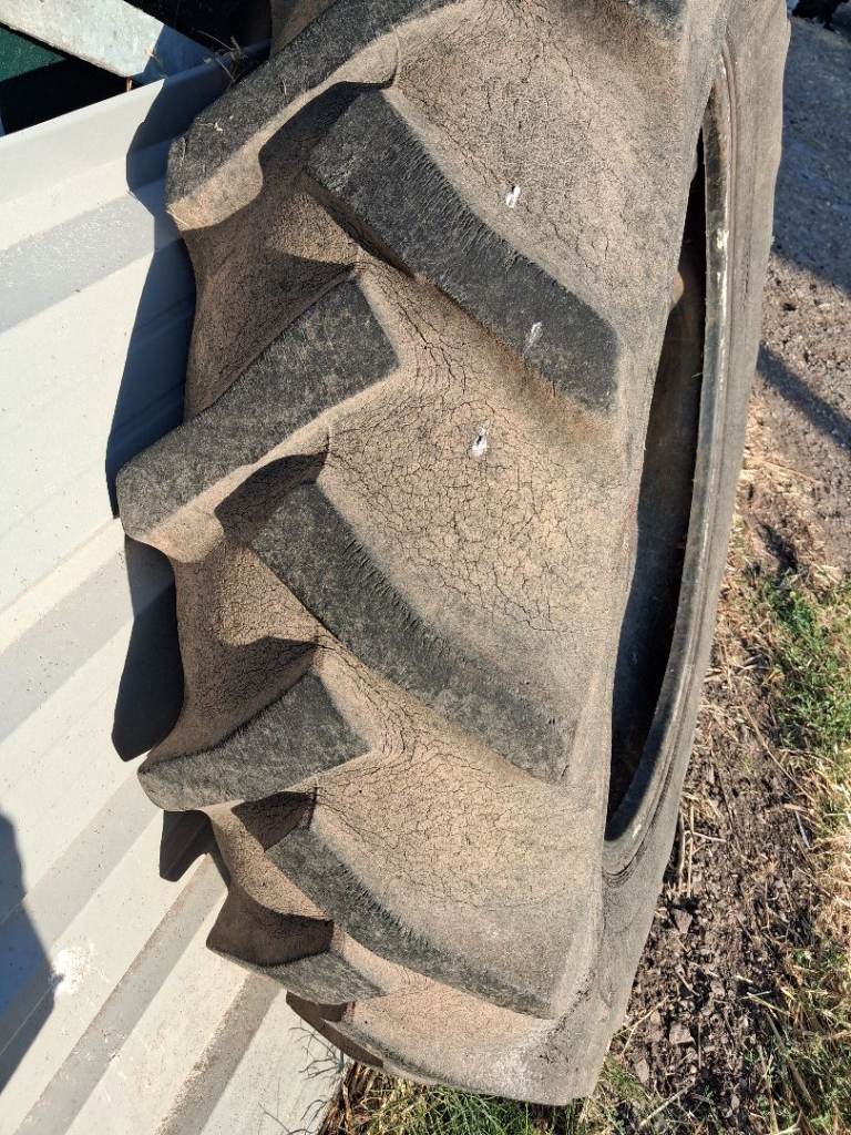 12.4 32 tyres