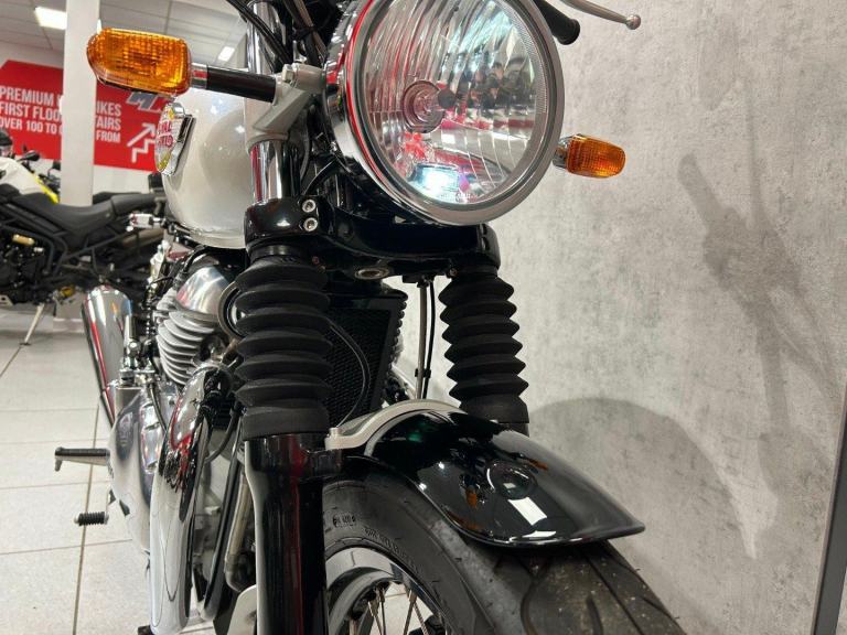 2024 Royal Enfield Interceptor 650 - 1886 miles - 1 OWNER! - STUNNING!