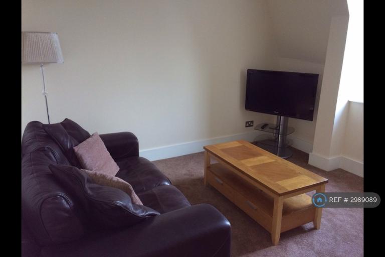 1 bedroom flat in Brighton Place, Aberdeen, AB10 (1 bed) (#2989089)