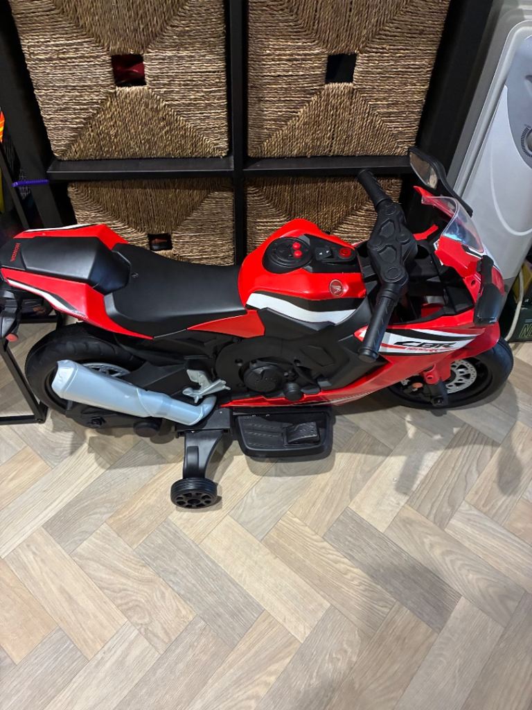 Honda CBR Kids Ride-On Motorbike – Red, Good Condition