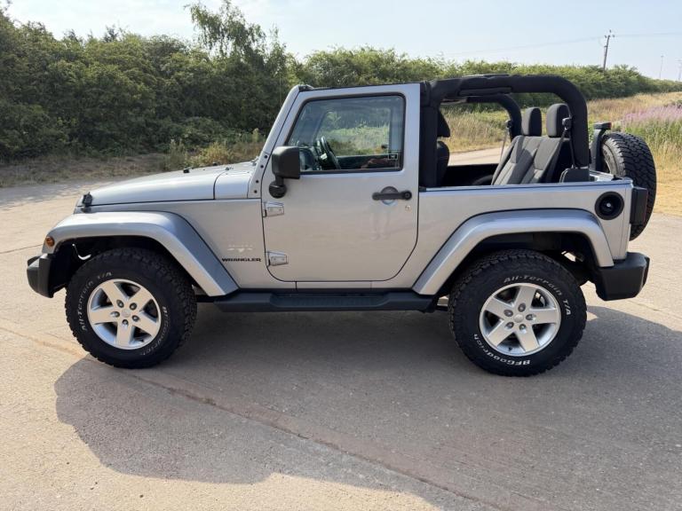 2014 Jeep Wrangler 2.8 CRD Sahara Auto 4WD Euro 5 2dr CONVERTIBLE Diesel Automatic