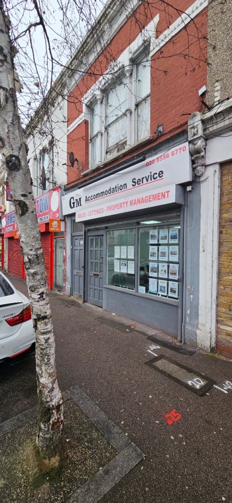 Desk space for rent within Estate agency 