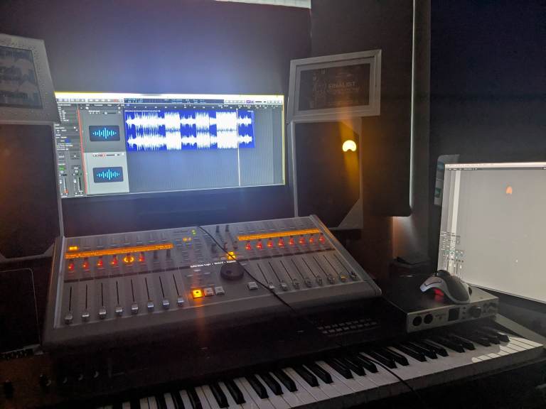 SSL Nucleus 2, Dante interface/ daw controller 